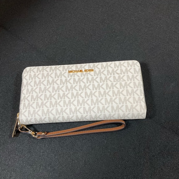 NWT Michael Kors long wallet, zipper closure. Off white monogram. - Picture 1 of 4